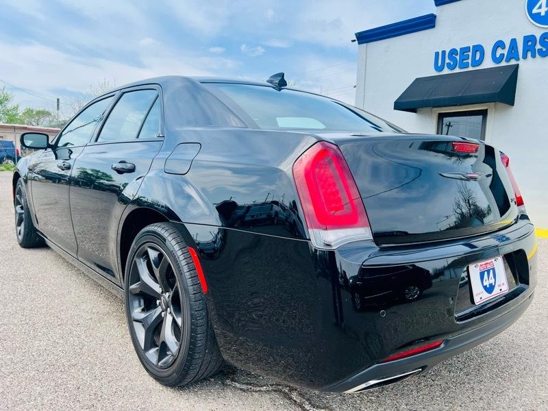 Chrysler 300 S V6 RWD 2021