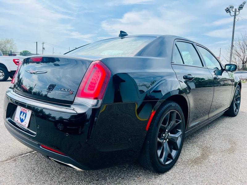 Chrysler 300 S V6 RWD 2021