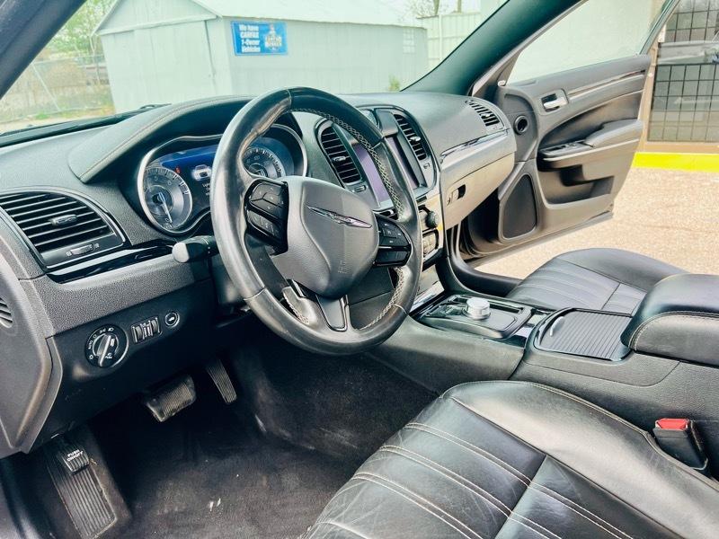 Chrysler 300 S V6 RWD 2021