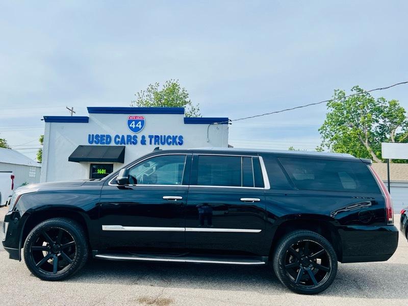 Cadillac Escalade ESV 2WD Luxury 2018