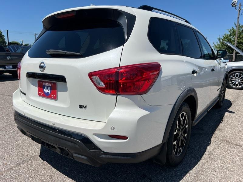 Nissan Pathfinder SV 2020