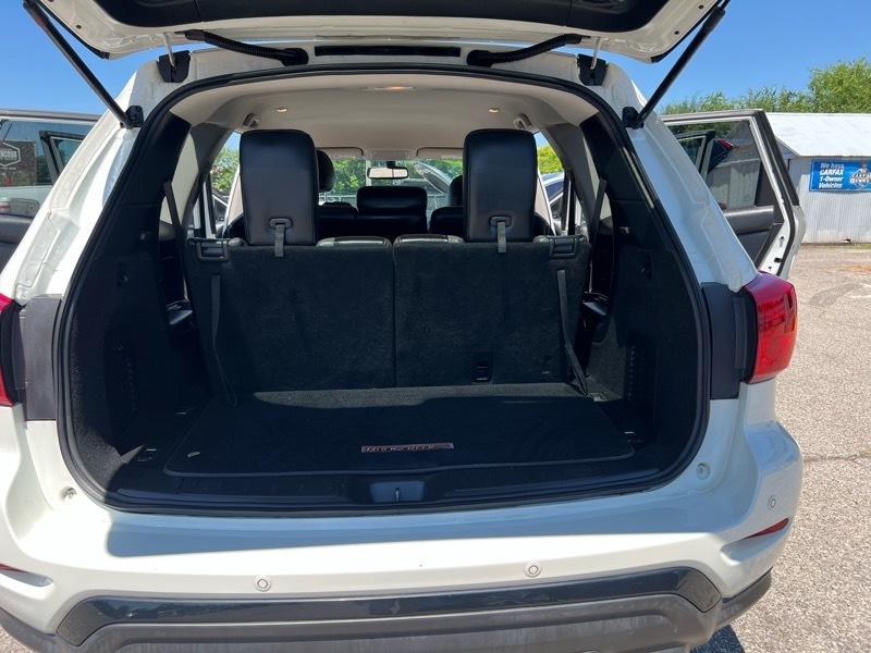 Nissan Pathfinder SV 2020
