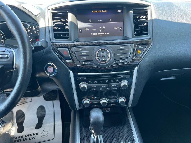 Nissan Pathfinder SV 2020