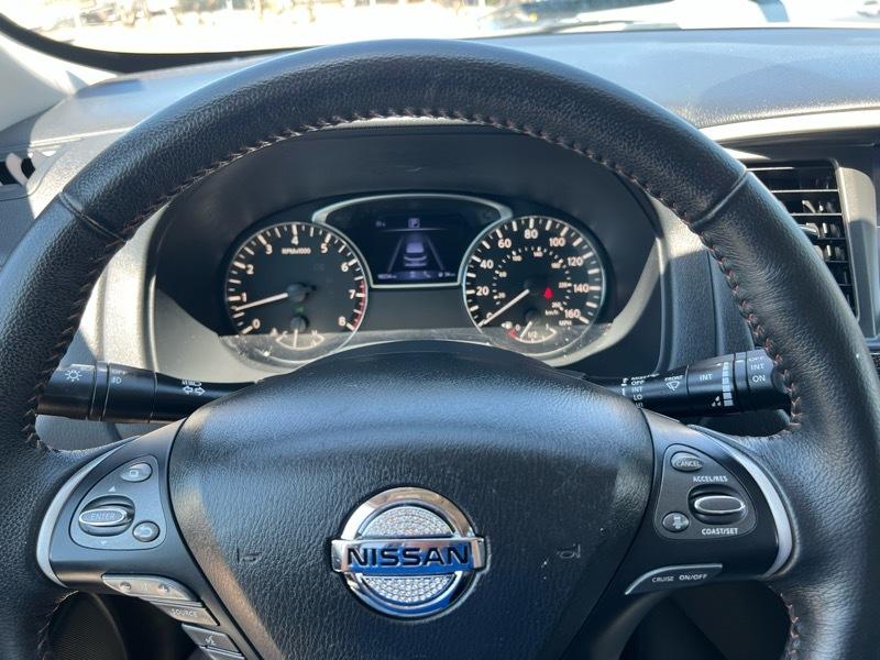 Nissan Pathfinder SV 2020