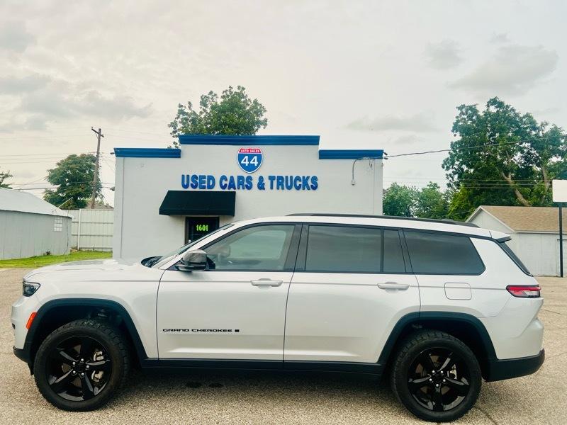 Jeep Grand Cherokee L Laredo 4WD 2023