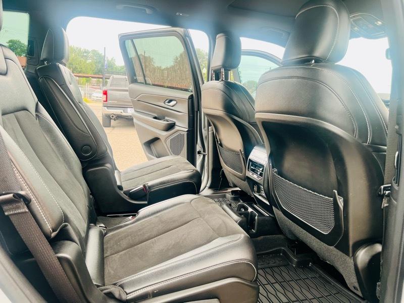 Jeep Grand Cherokee L Laredo 4WD 2023