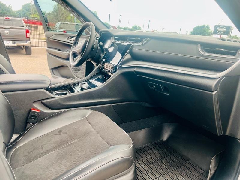 Jeep Grand Cherokee L Laredo 4WD 2023