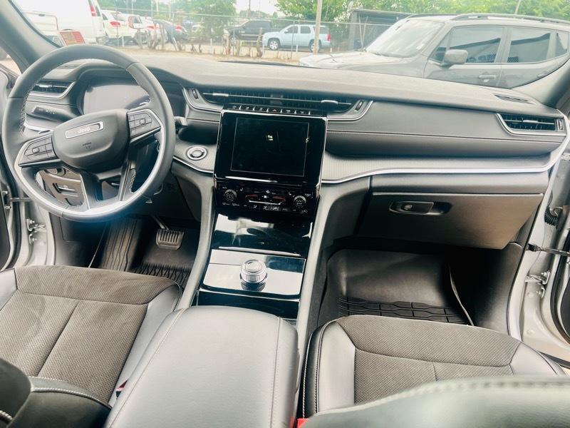 Jeep Grand Cherokee L Laredo 4WD 2023