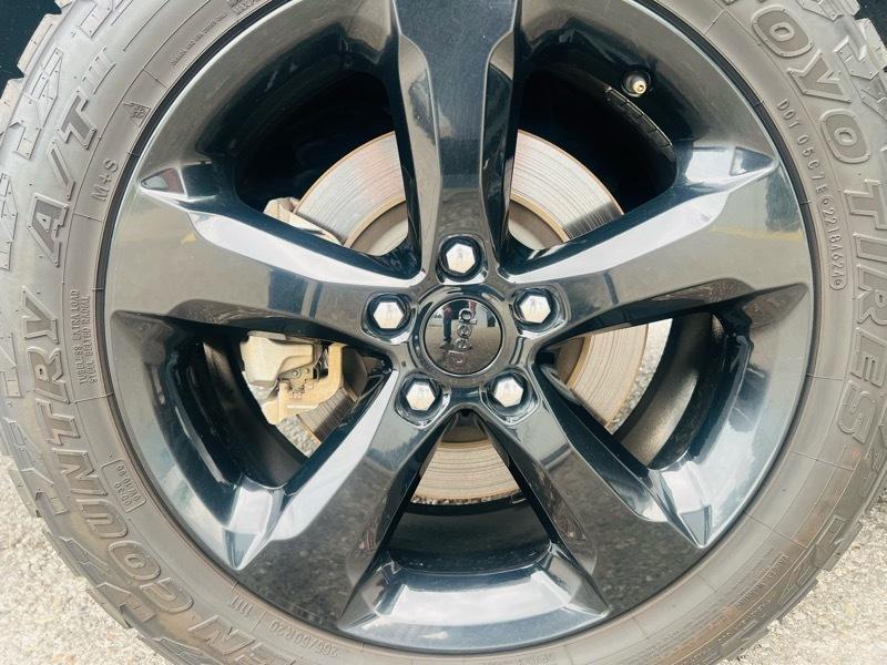 Jeep Grand Cherokee L Laredo 4WD 2023