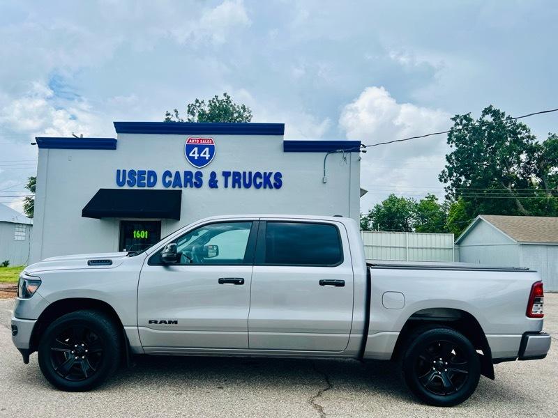RAM 1500 Big Horn Crew Cab SWB 4WD 2023
