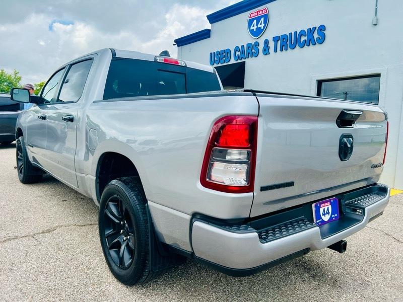 RAM 1500 Big Horn Crew Cab SWB 4WD 2023