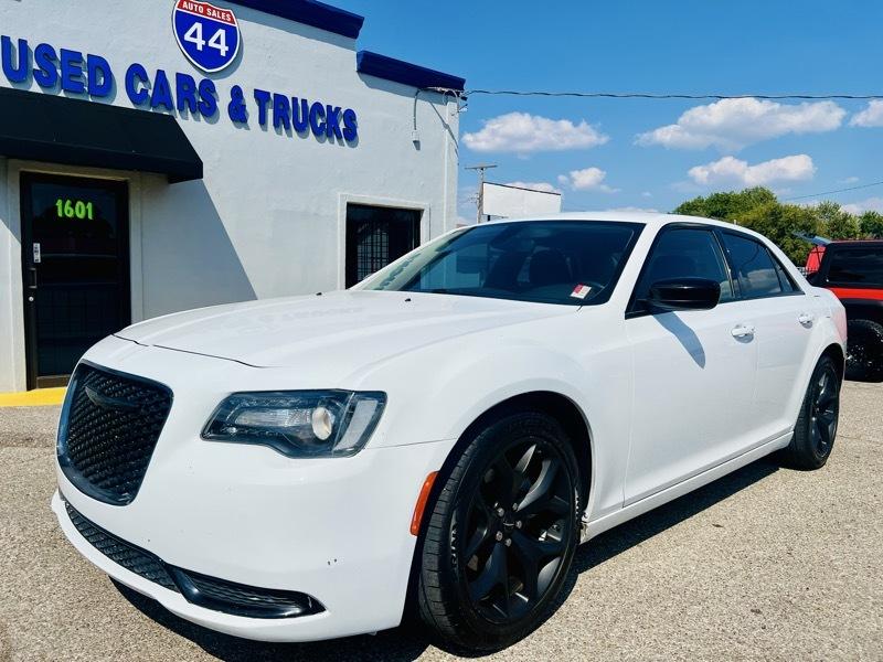 Chrysler 300 Touring 2023