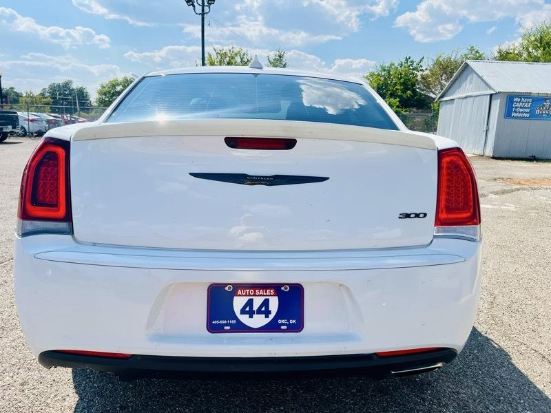 Chrysler 300 Touring 2023