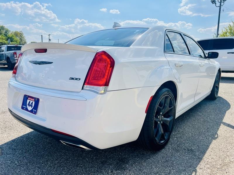 Chrysler 300 Touring 2023