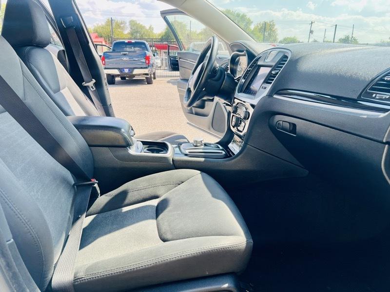 Chrysler 300 Touring 2023