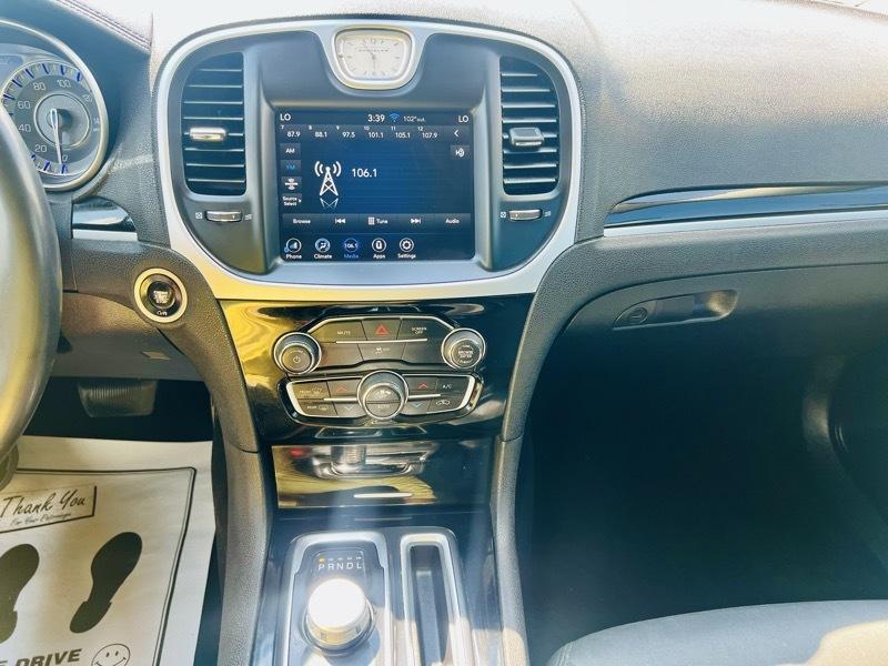 Chrysler 300 Touring 2023