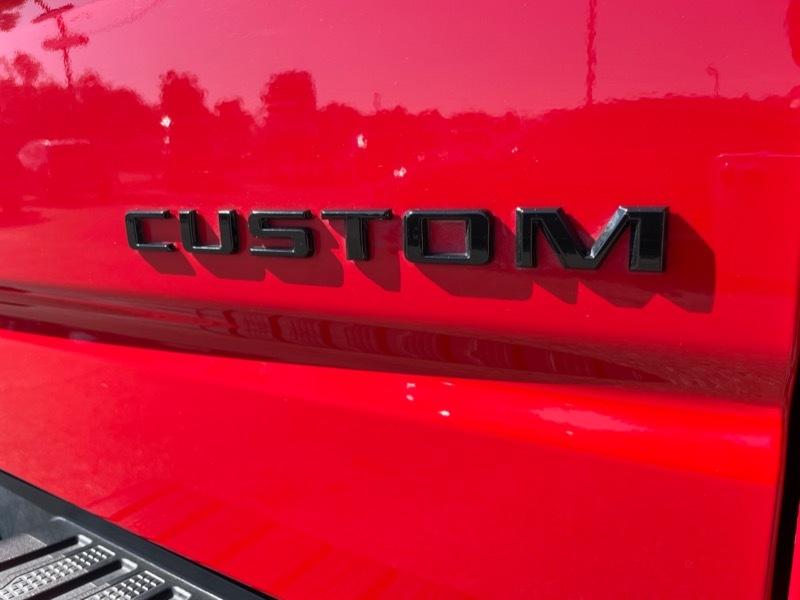 Chevrolet Silverado 1500 Custom Crew Cab 2WD 2023