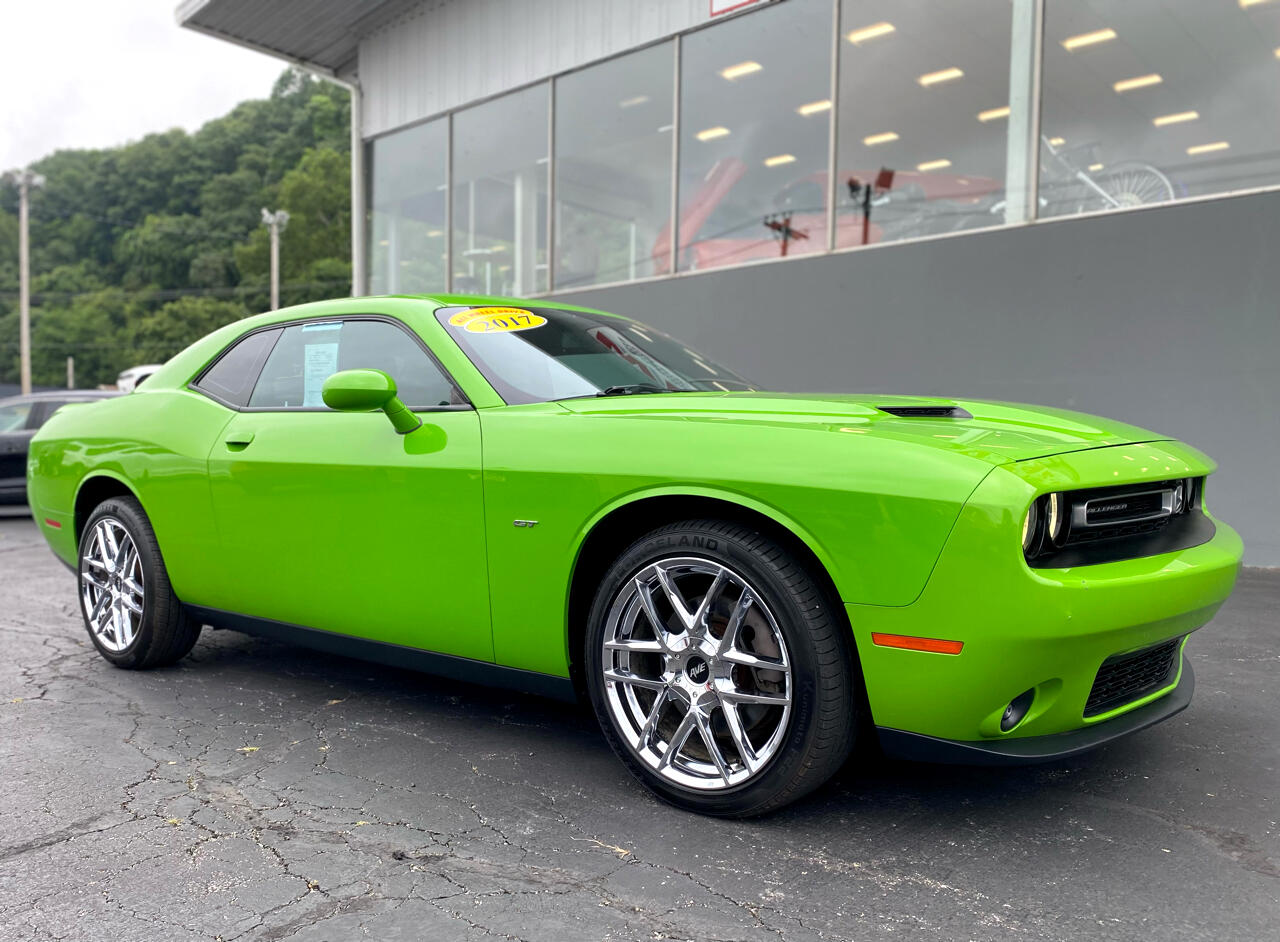 2017 Dodge Challenger GT photo 2