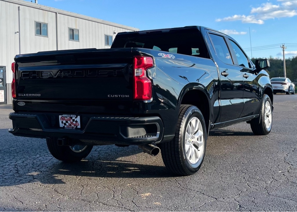 Chevrolet Silverado 1500 4WD Crew Cab 147" Custom 2020
