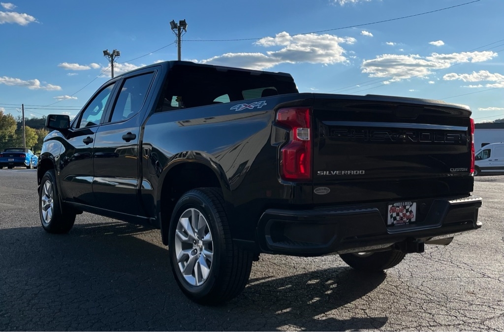 Chevrolet Silverado 1500 4WD Crew Cab 147" Custom 2020