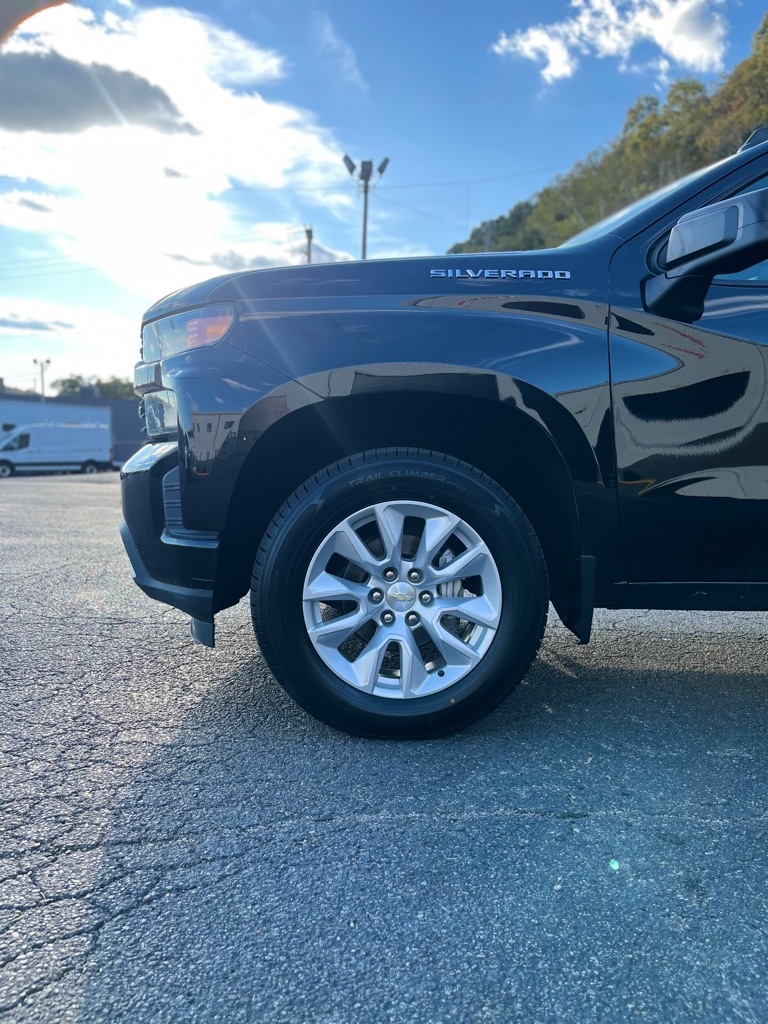 Chevrolet Silverado 1500 4WD Crew Cab 147" Custom 2020