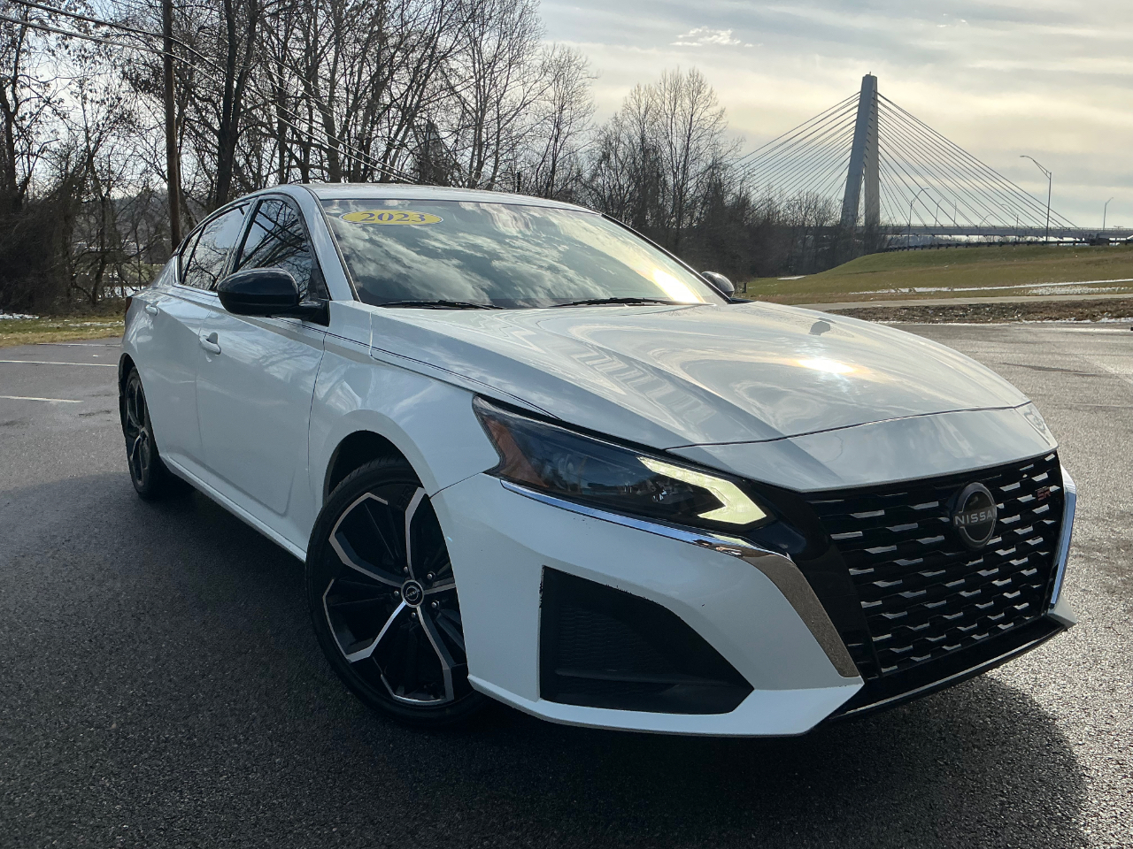 2023 Nissan Altima SR's photo