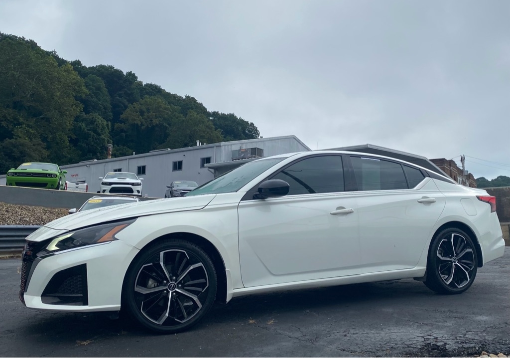 2023 Nissan Altima 2.5 SR Sedan