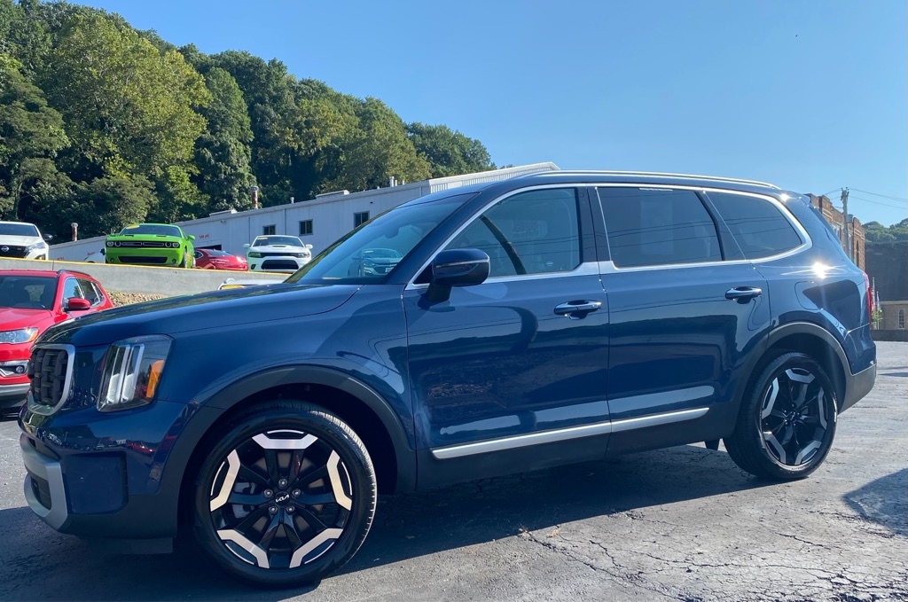 2023 Kia Telluride S's photo