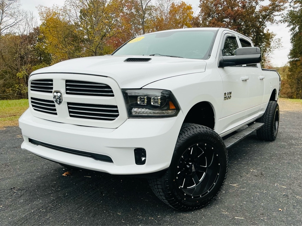 2015 RAM 1500 4WD Crew Cab 149" Sport