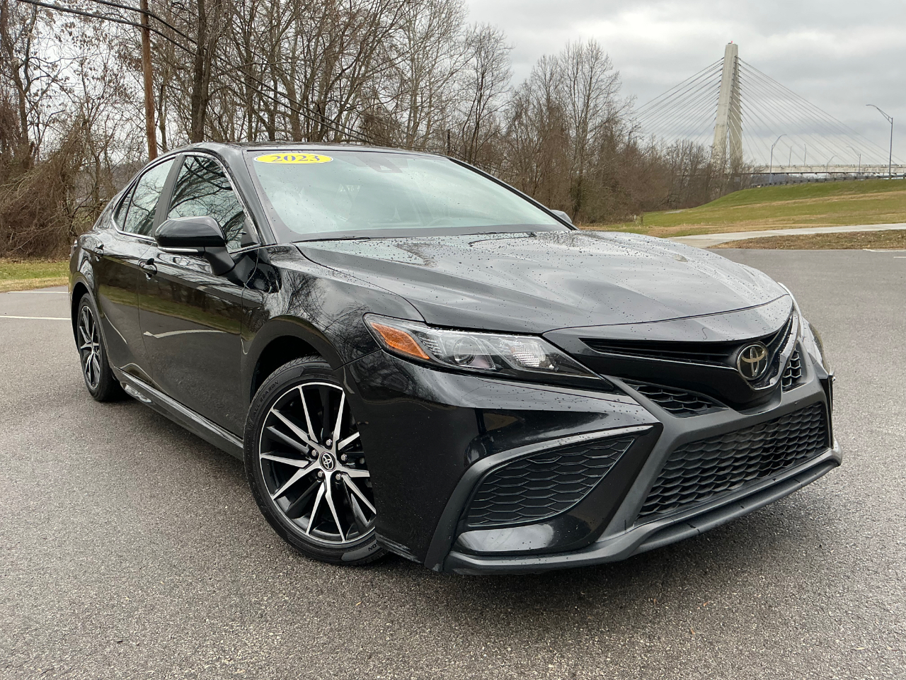 2023 Toyota Camry SE's photo