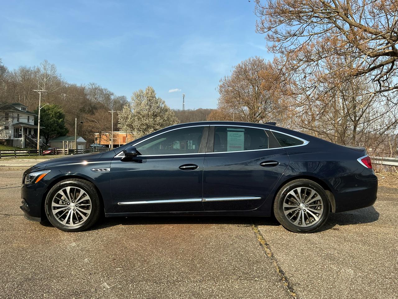 Buick LaCrosse 4dr Sdn Premium FWD 2017