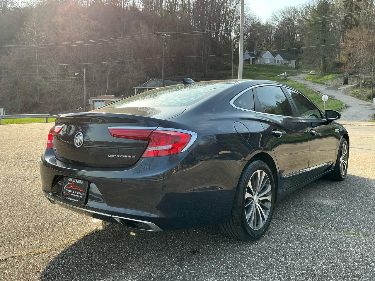 Buick LaCrosse 4dr Sdn Premium FWD 2017