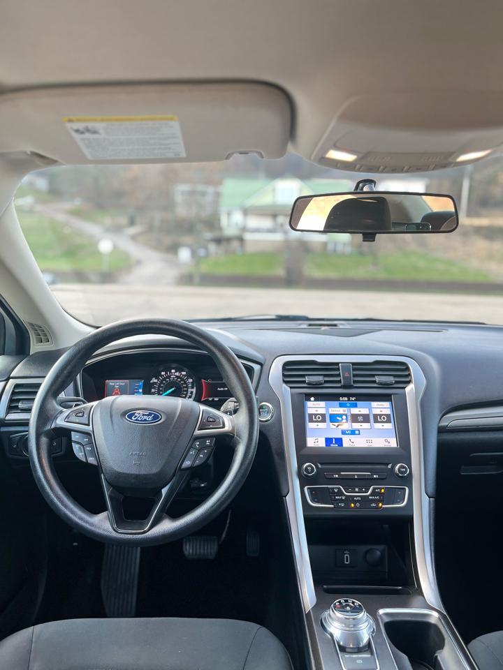 Ford Fusion SE FWD 2018