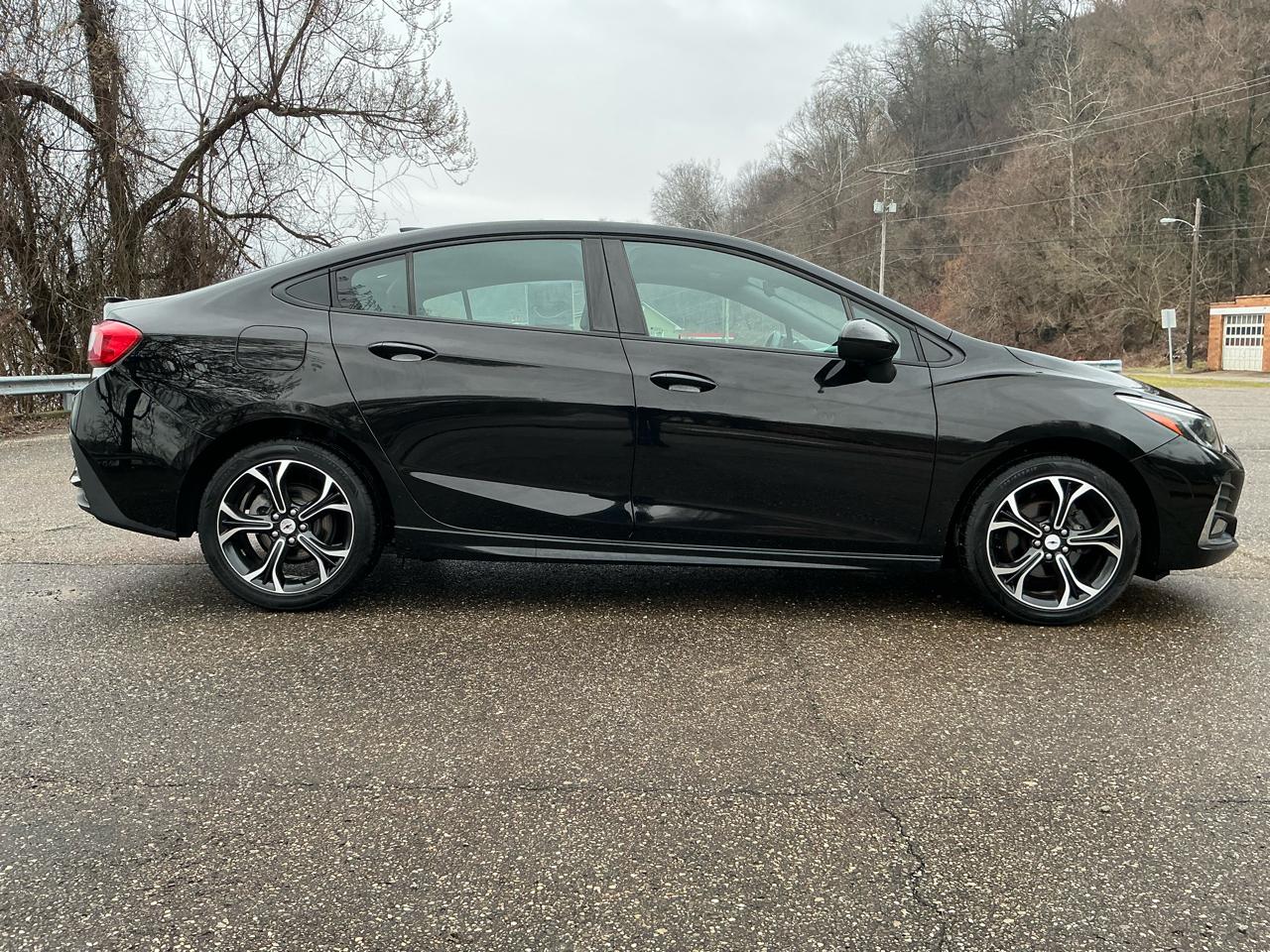 Chevrolet Cruze 4dr Sdn LT 2019