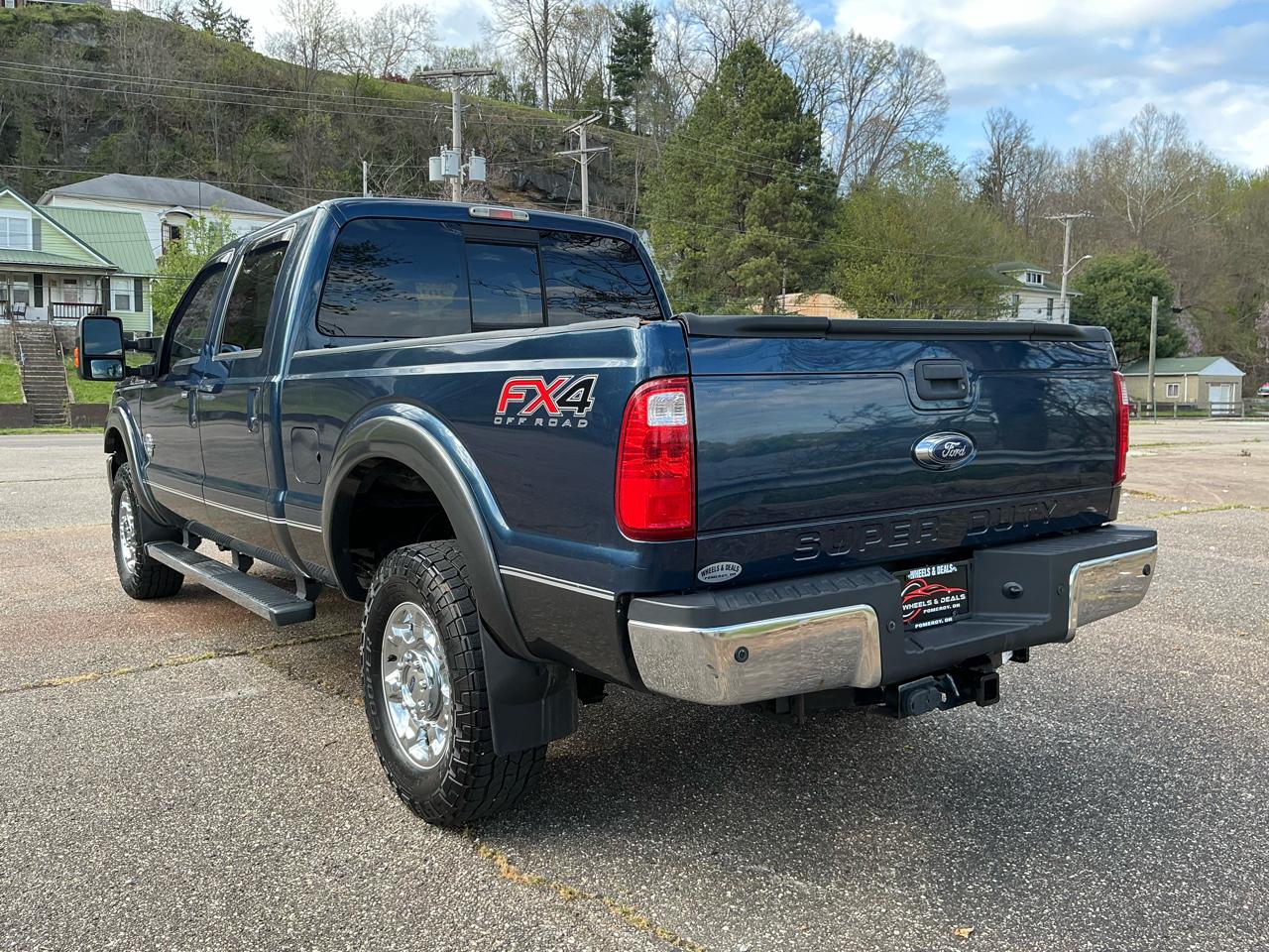 Ford Super Duty F-350 SRW 4WD Crew Cab 172" Lariat 2016