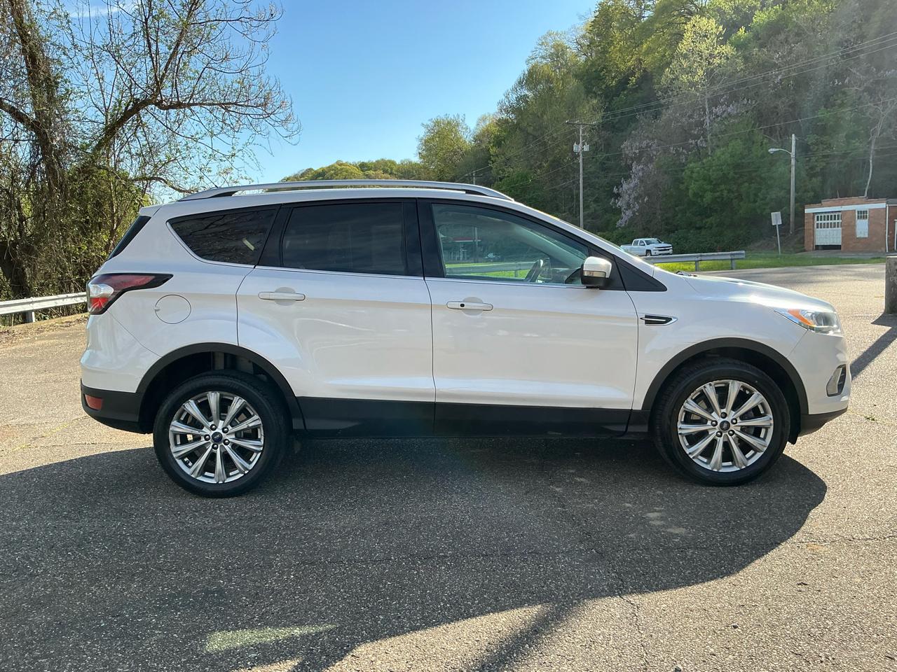 Ford Escape Titanium 4WD 2017