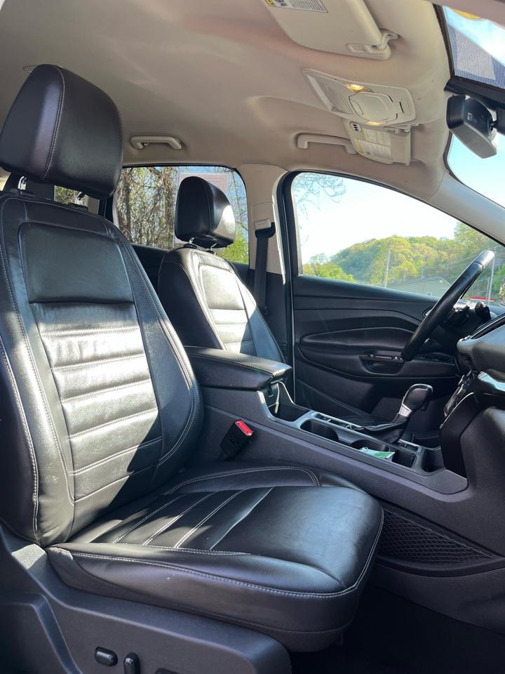 Ford Escape Titanium 4WD 2017