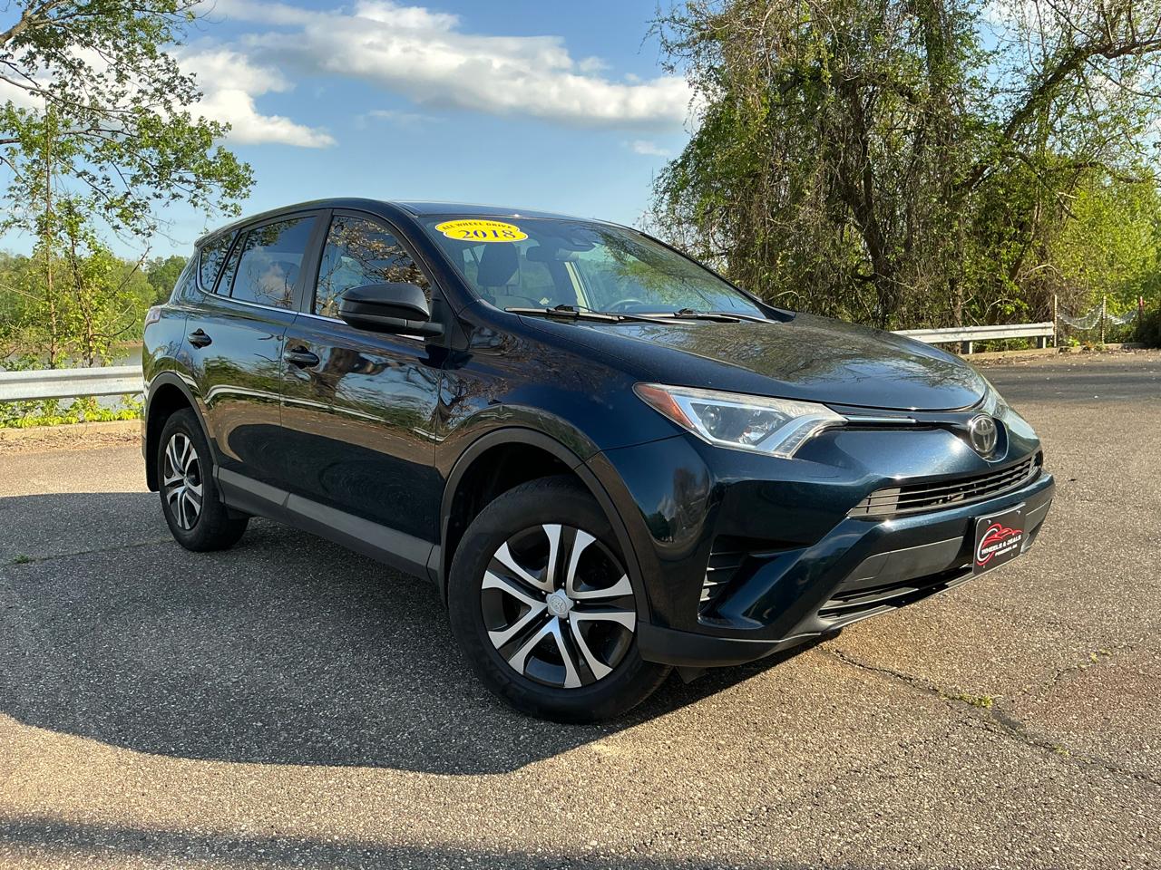 Toyota RAV4 LE AWD (Natl) 2018