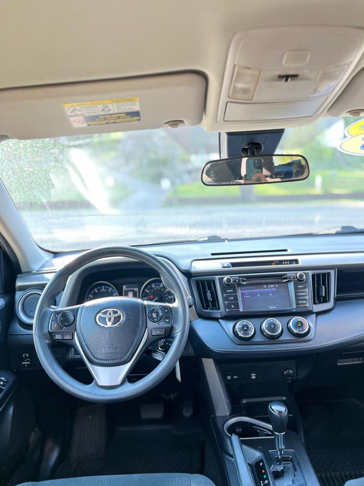 Toyota RAV4 LE AWD (Natl) 2018