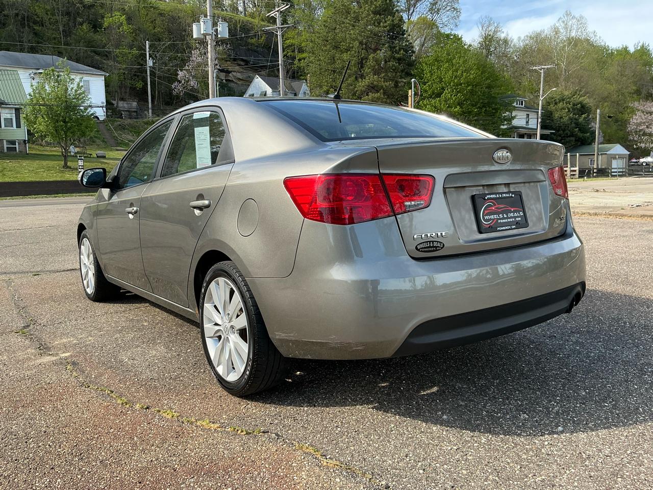 Kia Forte 4dr Sdn Auto SX 2010