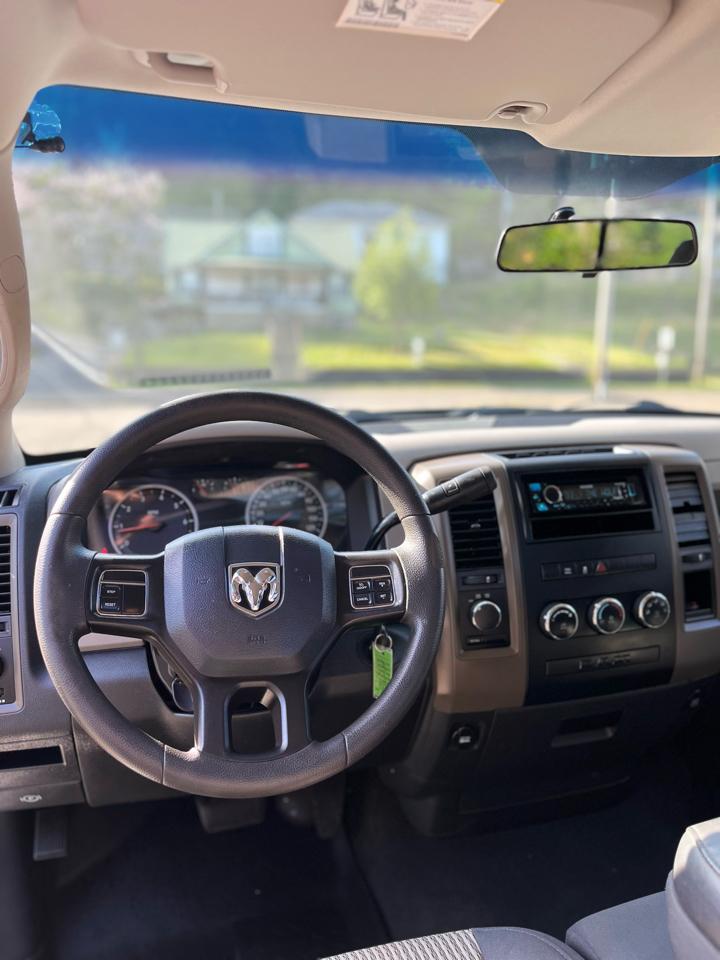 Dodge 1500 2WD Reg Cab 120.5" ST 2012