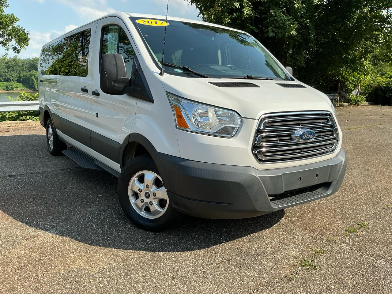 Ford Transit Wagon T-350 148" Low Roof XLT Sliding RH Dr 2017