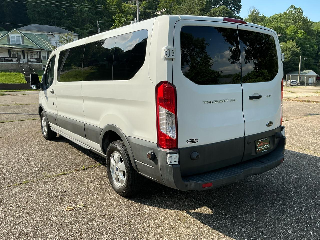 Ford Transit Wagon T-350 148" Low Roof XLT Sliding RH Dr 2017