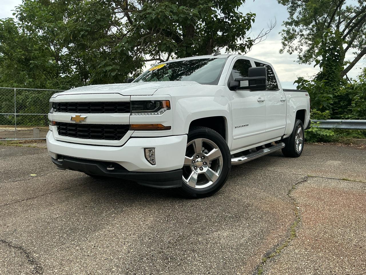 2017 Chevrolet Silverado 1500 4WD Crew Cab 143.5" LT w/2LT