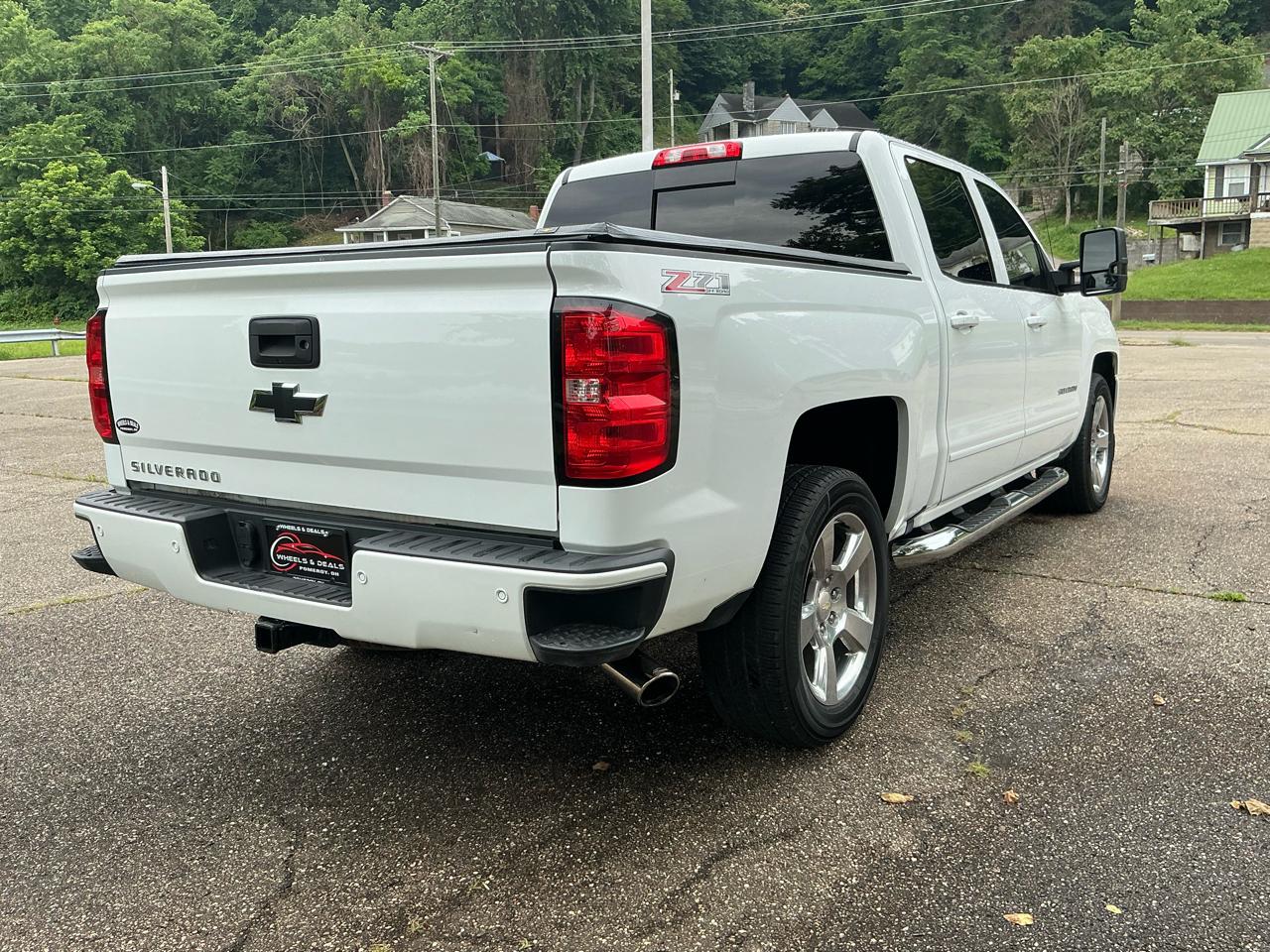 Chevrolet Silverado 1500 4WD Crew Cab 143.5" LT w/2LT 2017