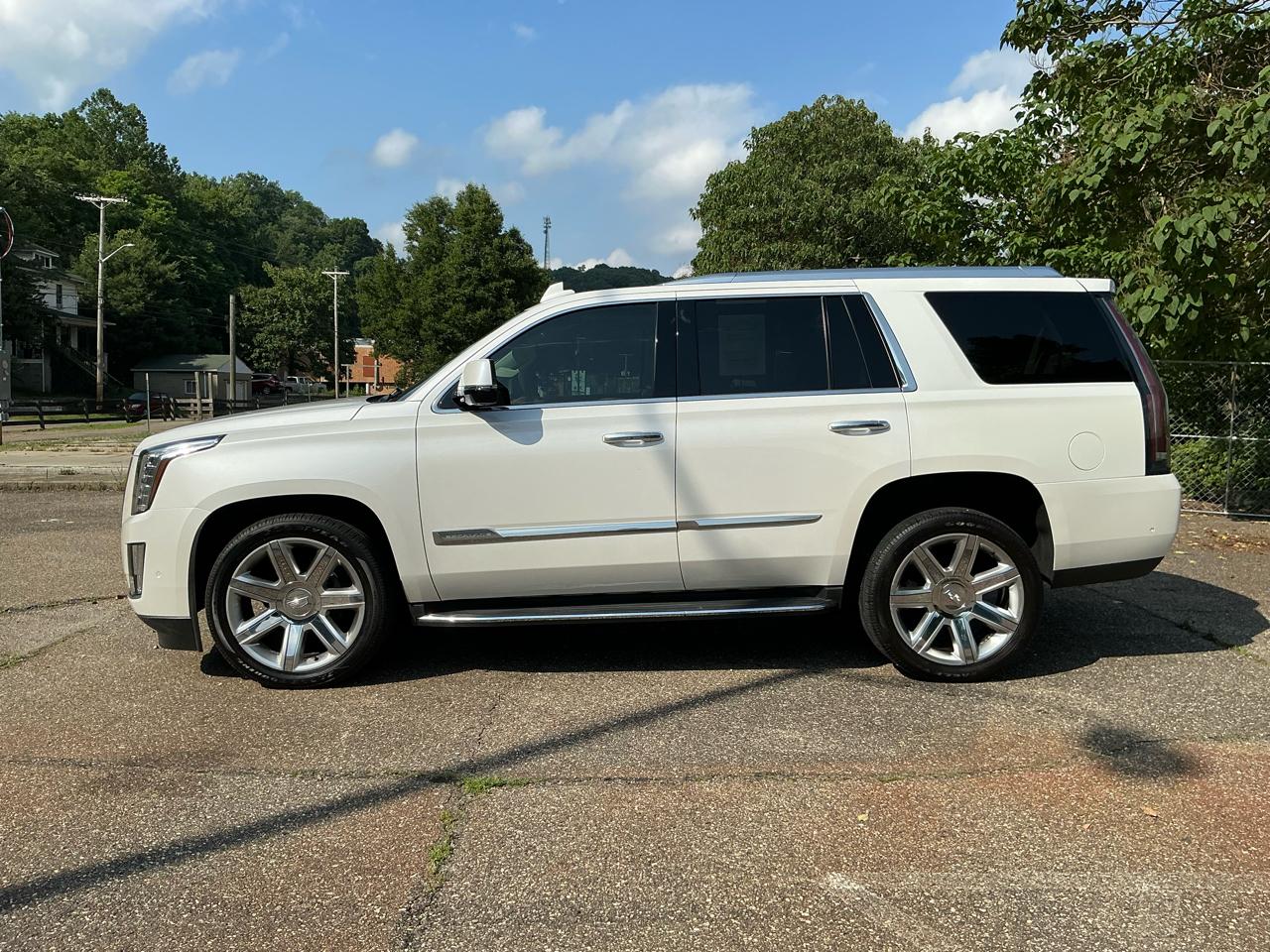 Cadillac Escalade 4WD 4dr Luxury 2017