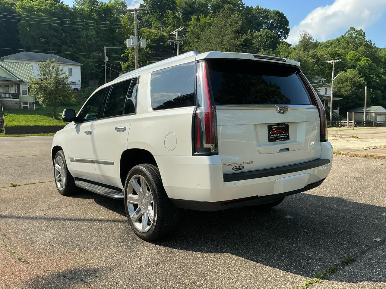 Cadillac Escalade 4WD 4dr Luxury 2017