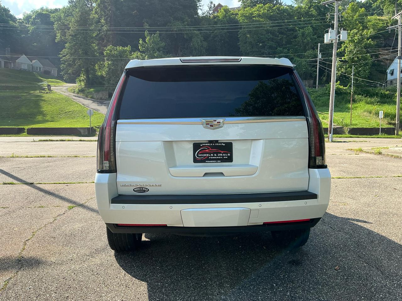 Cadillac Escalade 4WD 4dr Luxury 2017