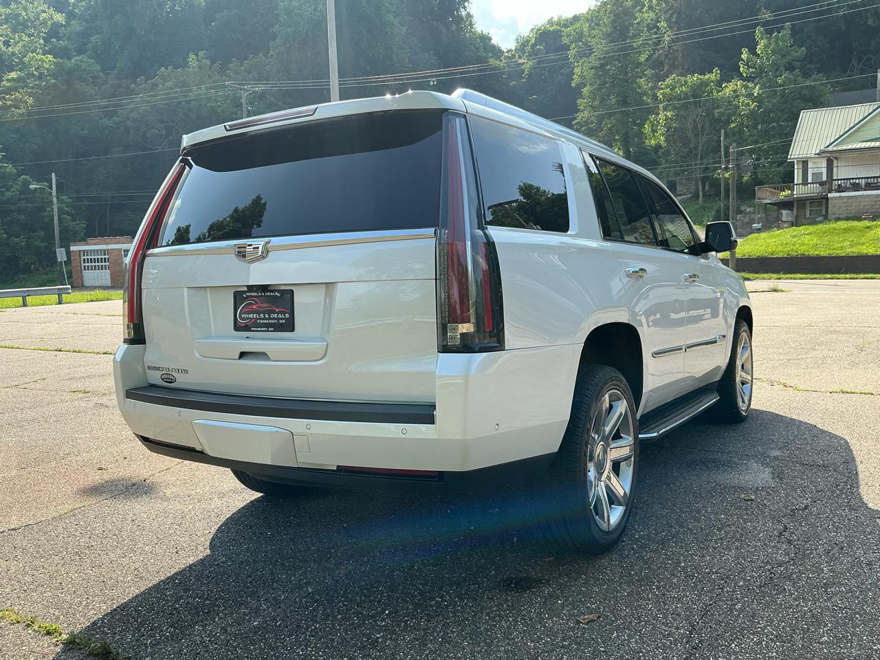 Cadillac Escalade 4WD 4dr Luxury 2017