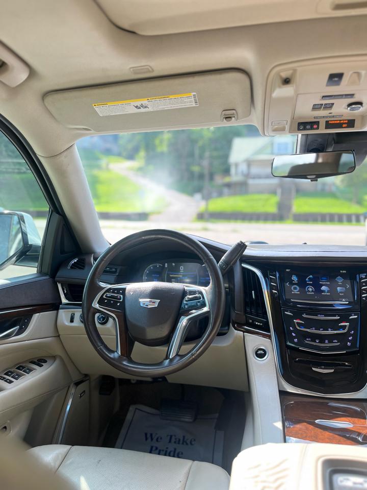 Cadillac Escalade 4WD 4dr Luxury 2017
